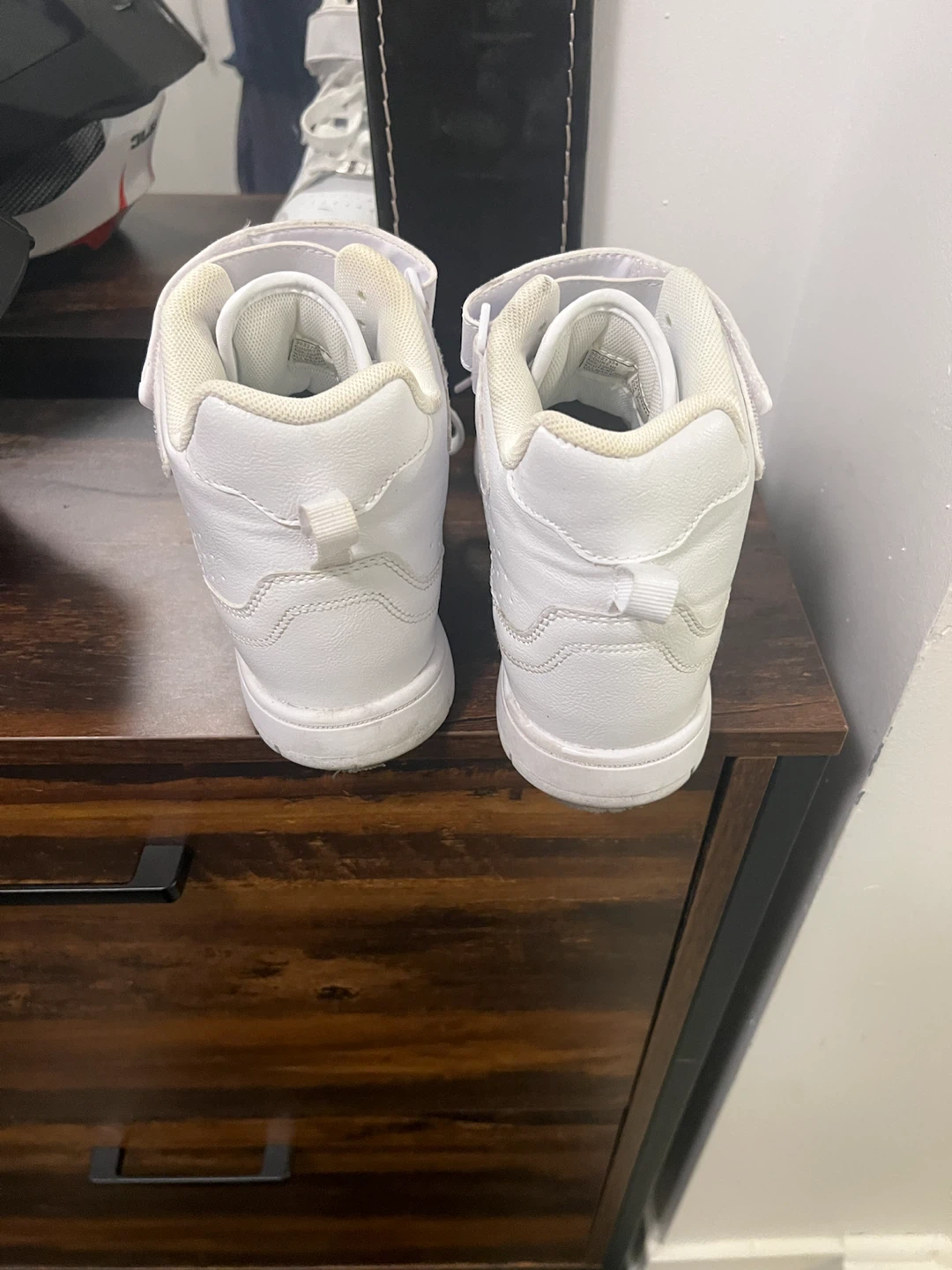 FUBU Court Hi Sneakers White - photo 2