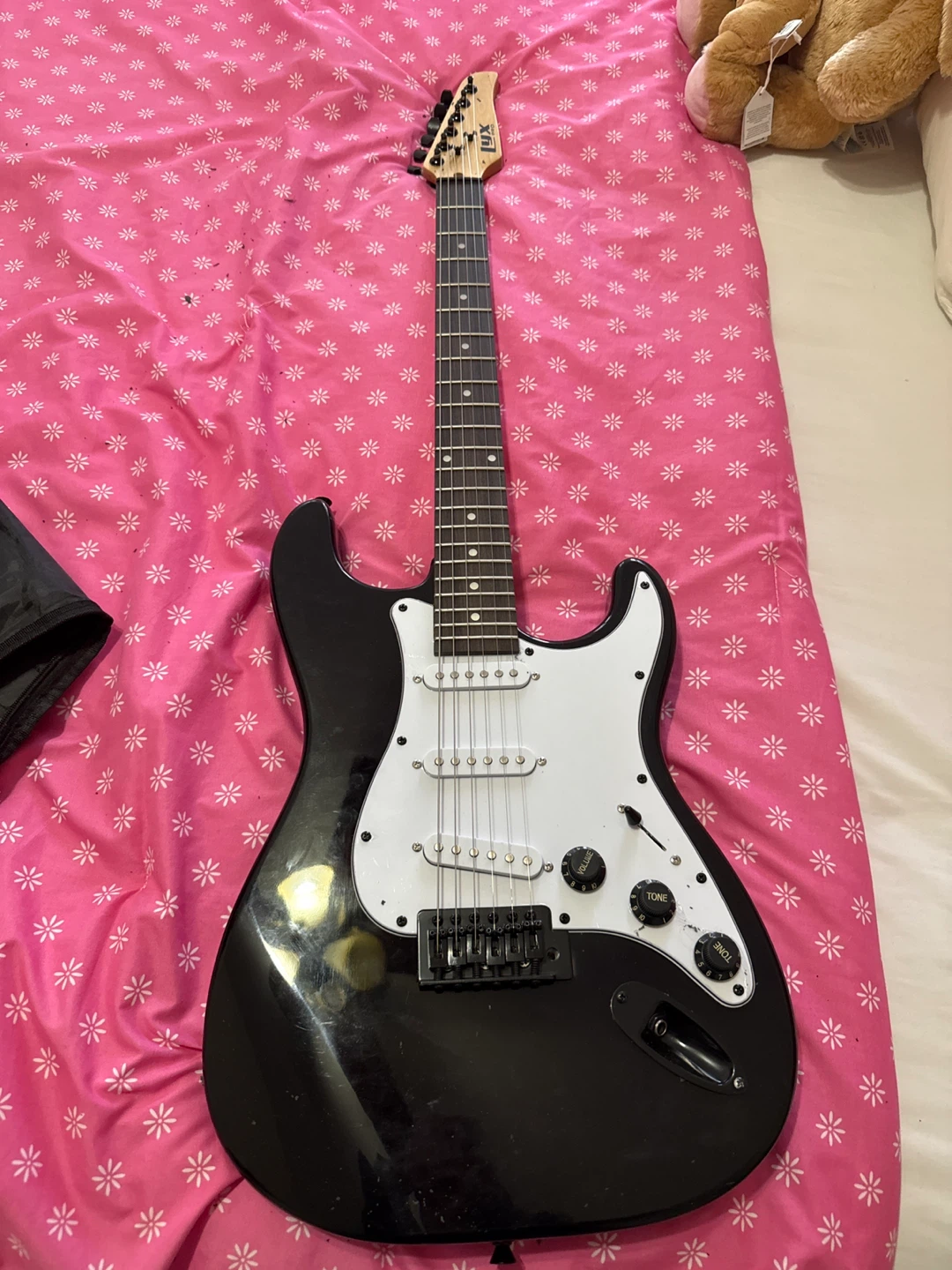 Lux Pro Electric Guitar and AGL-20 Amplifier - photo 2