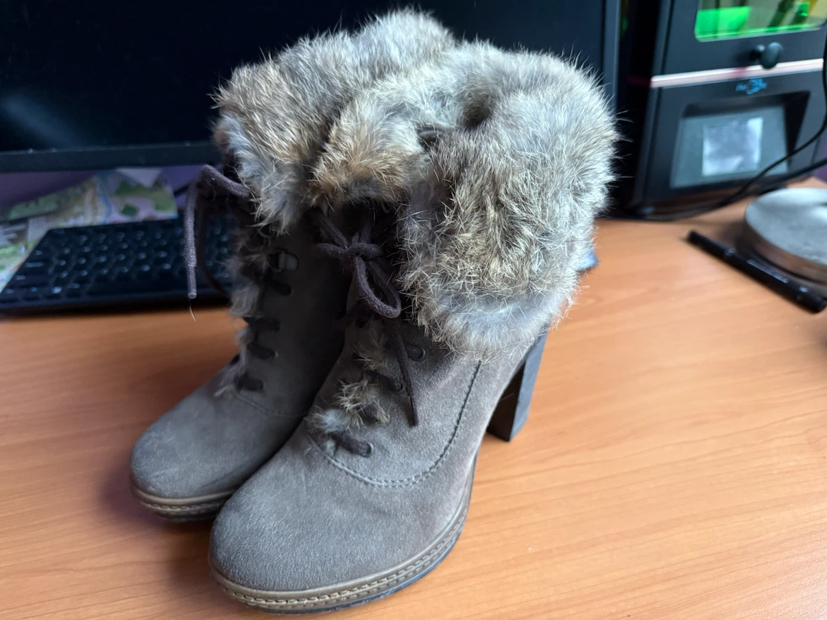 Women's Suede Fur-Trimmed Lace-Up Boots Size 37