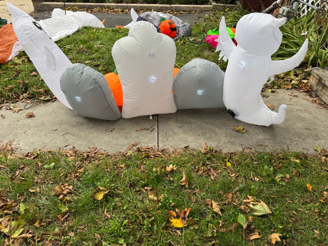 Inflatable Halloween Yard Decoration Set - photo 2