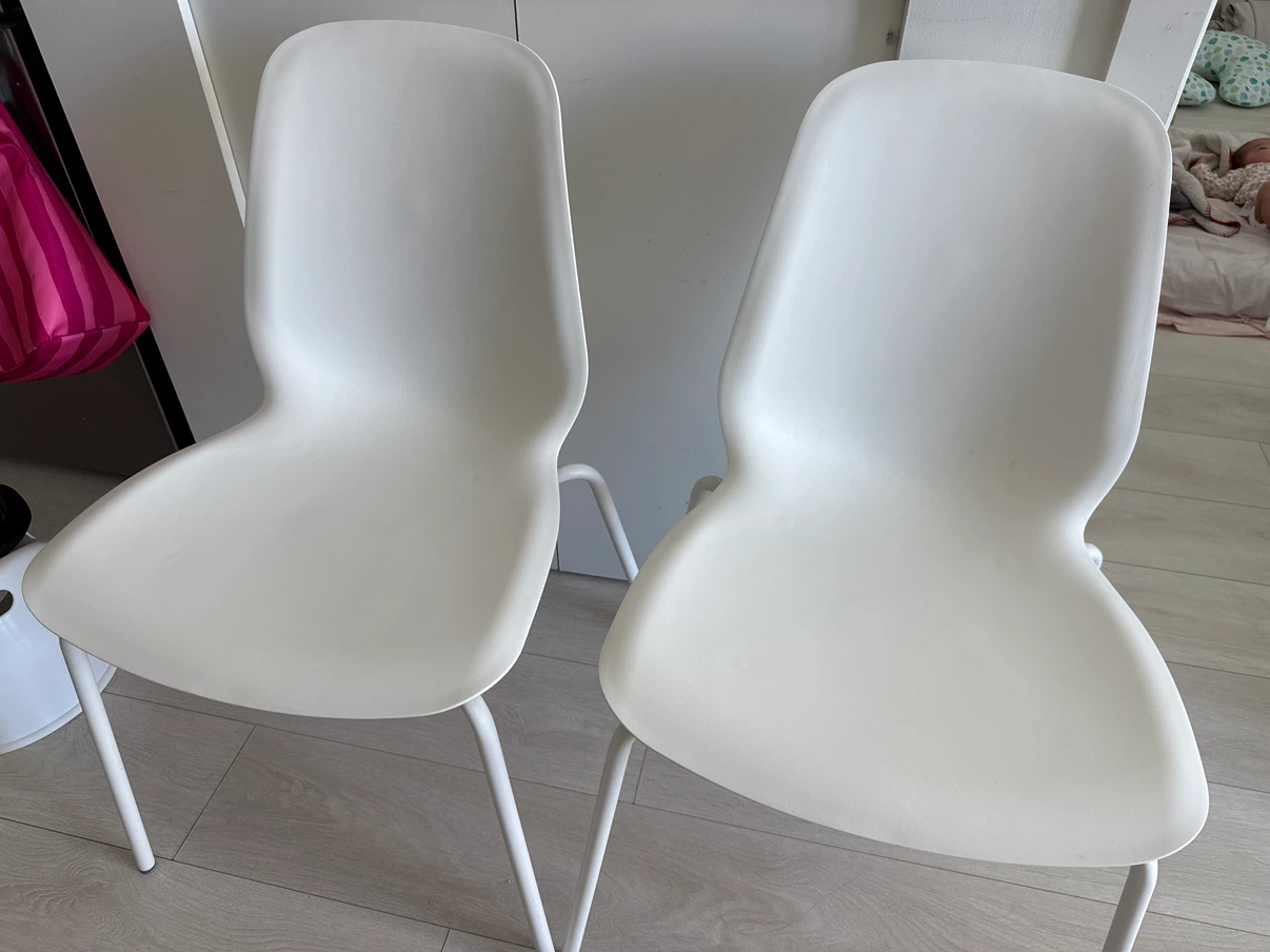 2 white chair