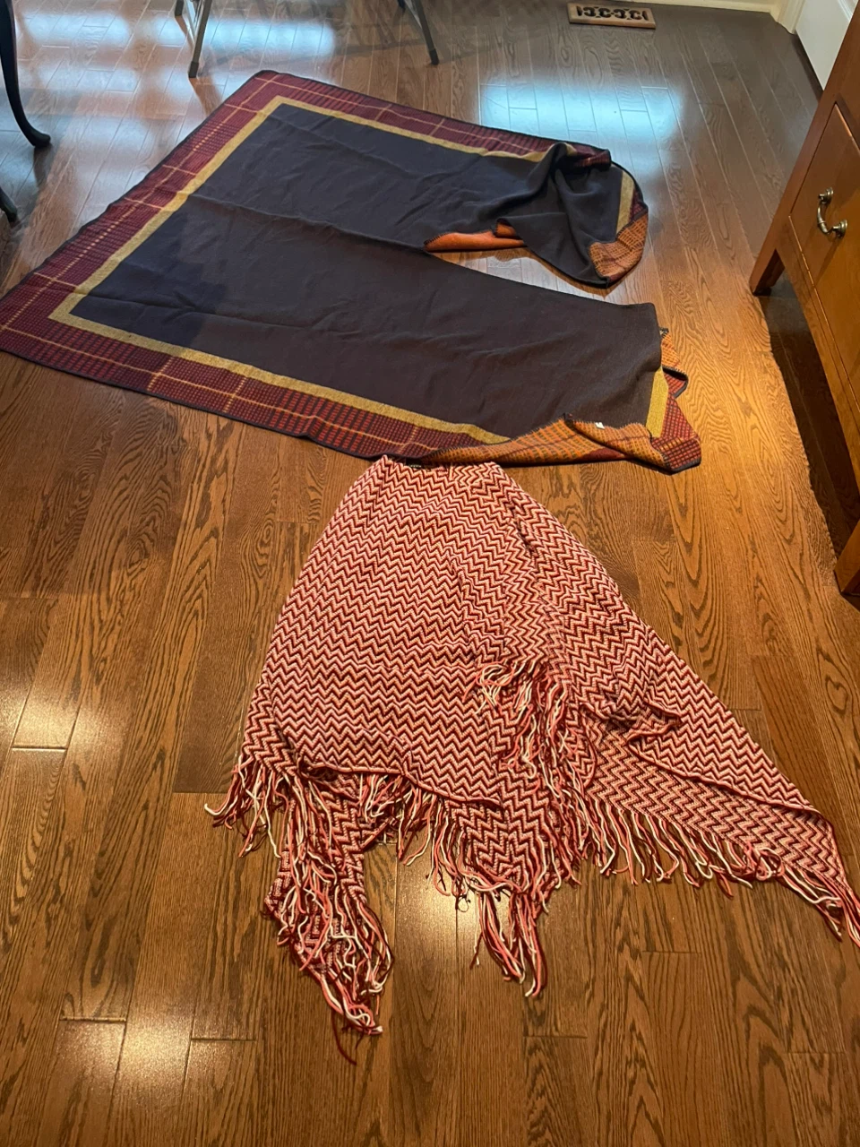 OS ponchos .
