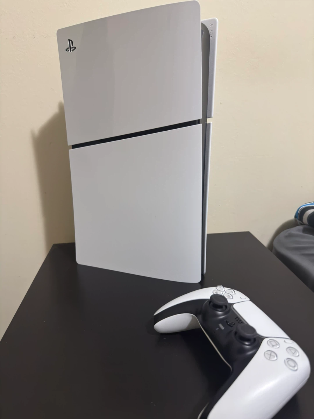 PS5 Slim Disc 1TB with Controller - photo 2
