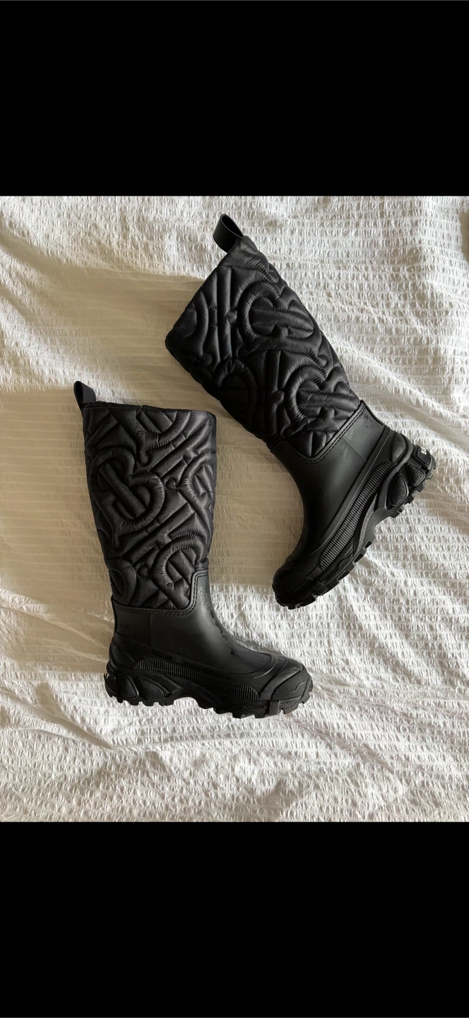 Burberry Black Quilted Boots