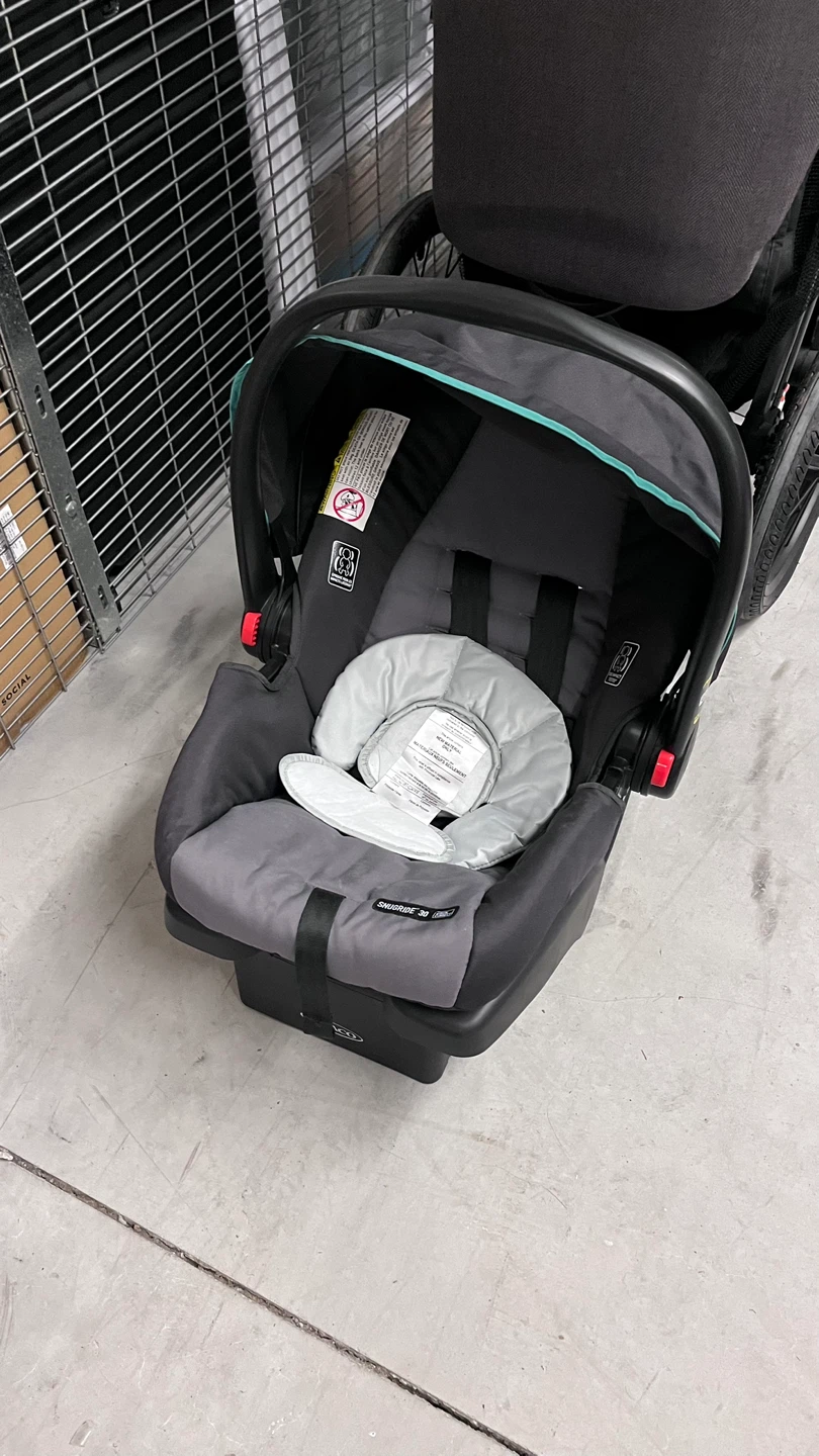 Graco strolller+ car seat