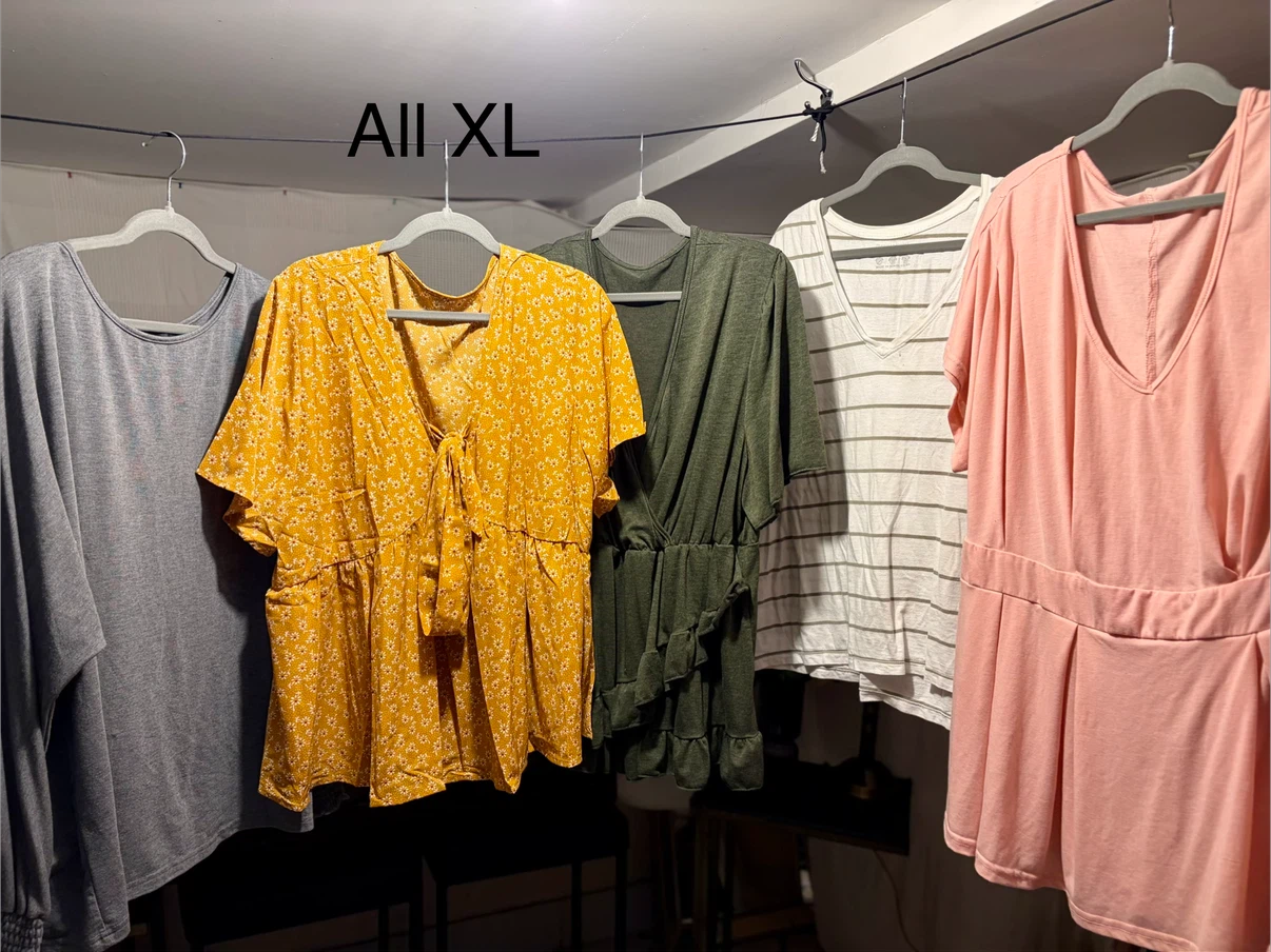 Assorted Women's Tops Bundle - photo 4