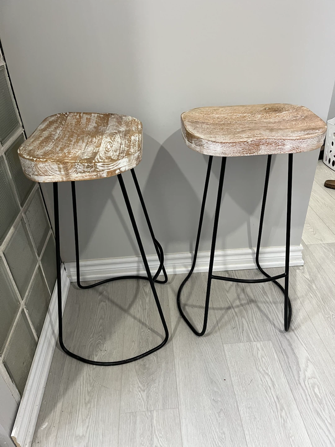 Set of 2 rustic wooden bar stools - photo 2