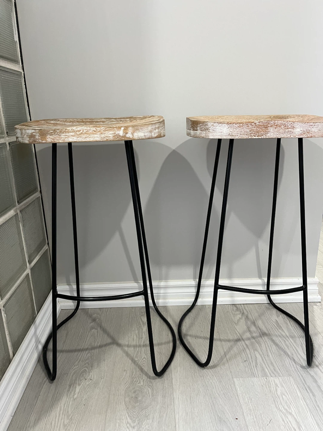 Set of 2 rustic wooden bar stools - photo 3