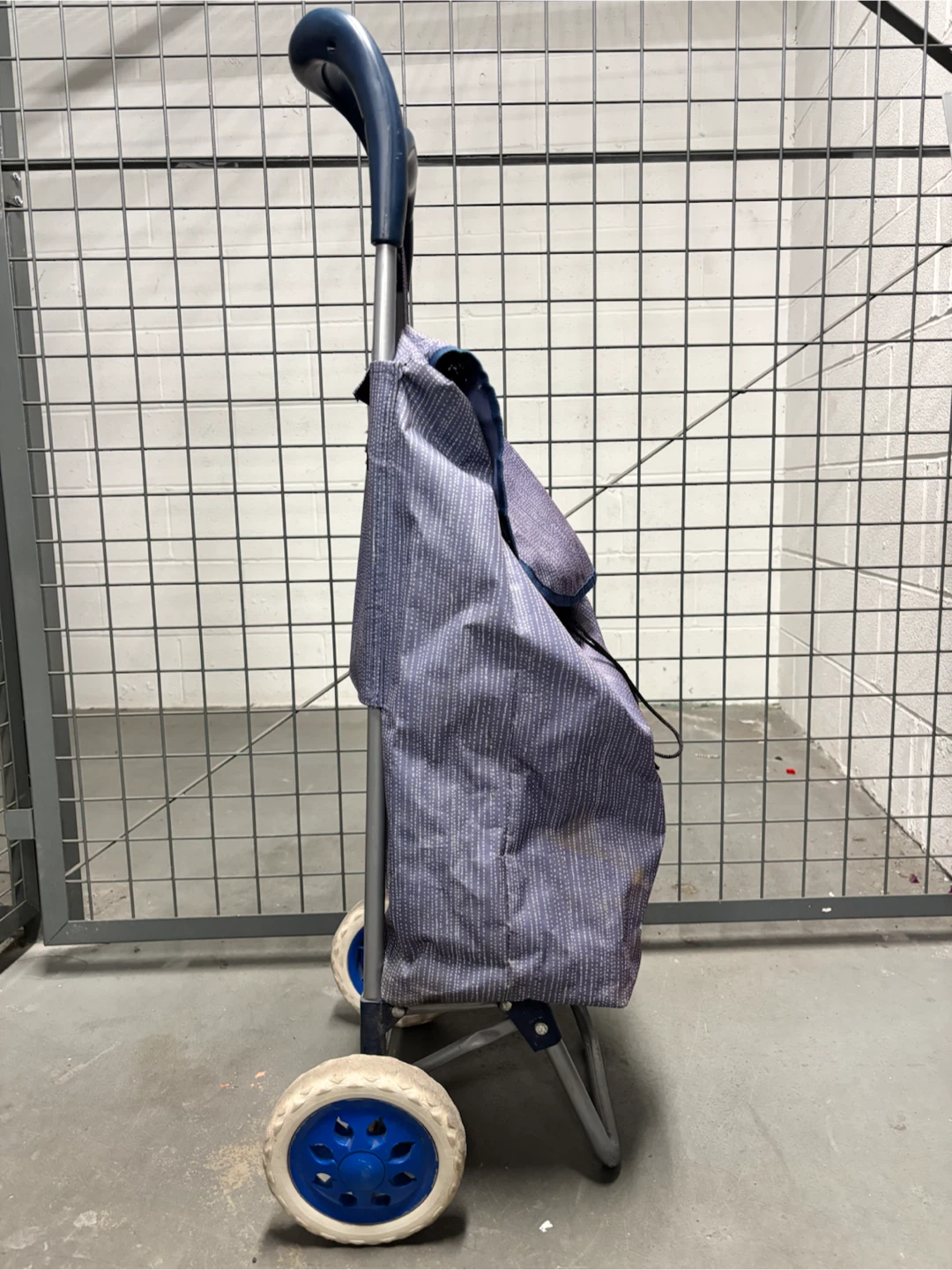 Rolling Shopping Cart - photo 3