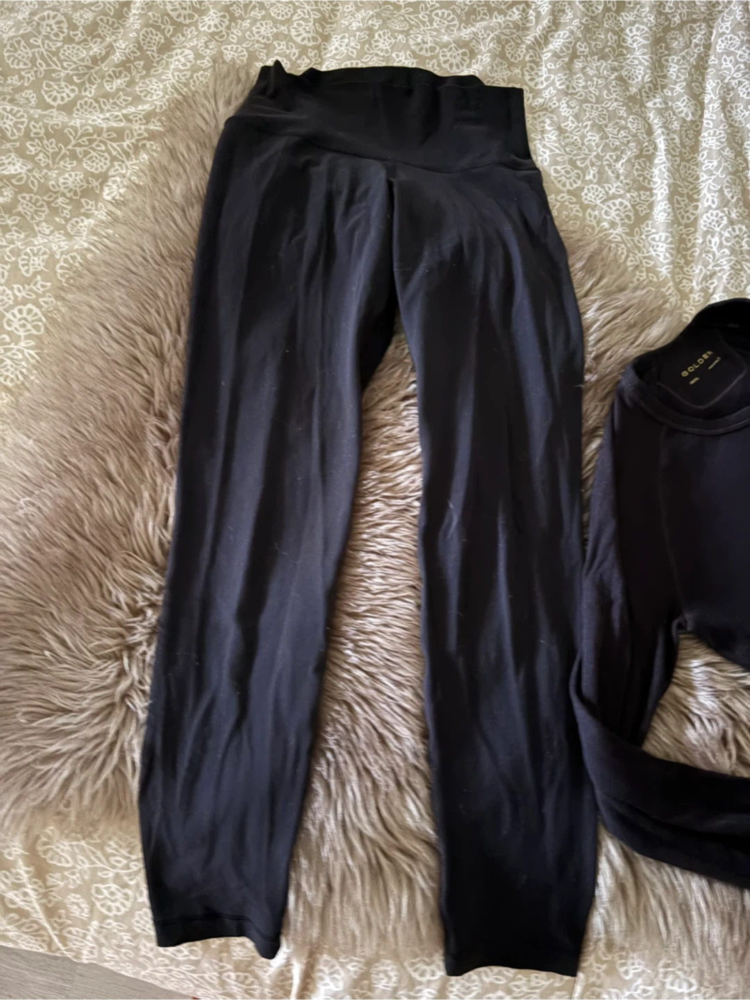 Aritzia black leggings size 6