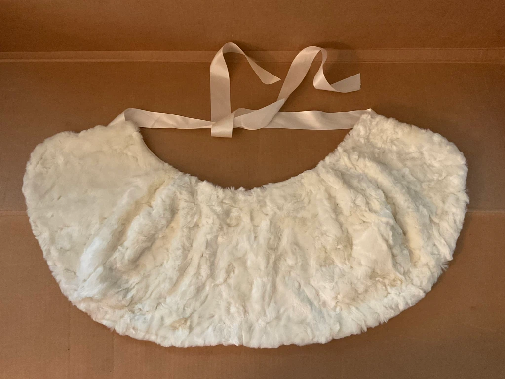 Vintage White Faux Fur Capelet / Bridal Shoulder Wrap - photo 2
