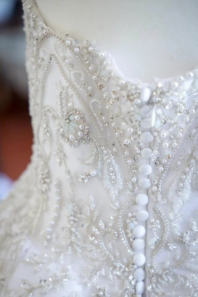 Beaded ball gown wedding dress, with veil and gloves - photo 3