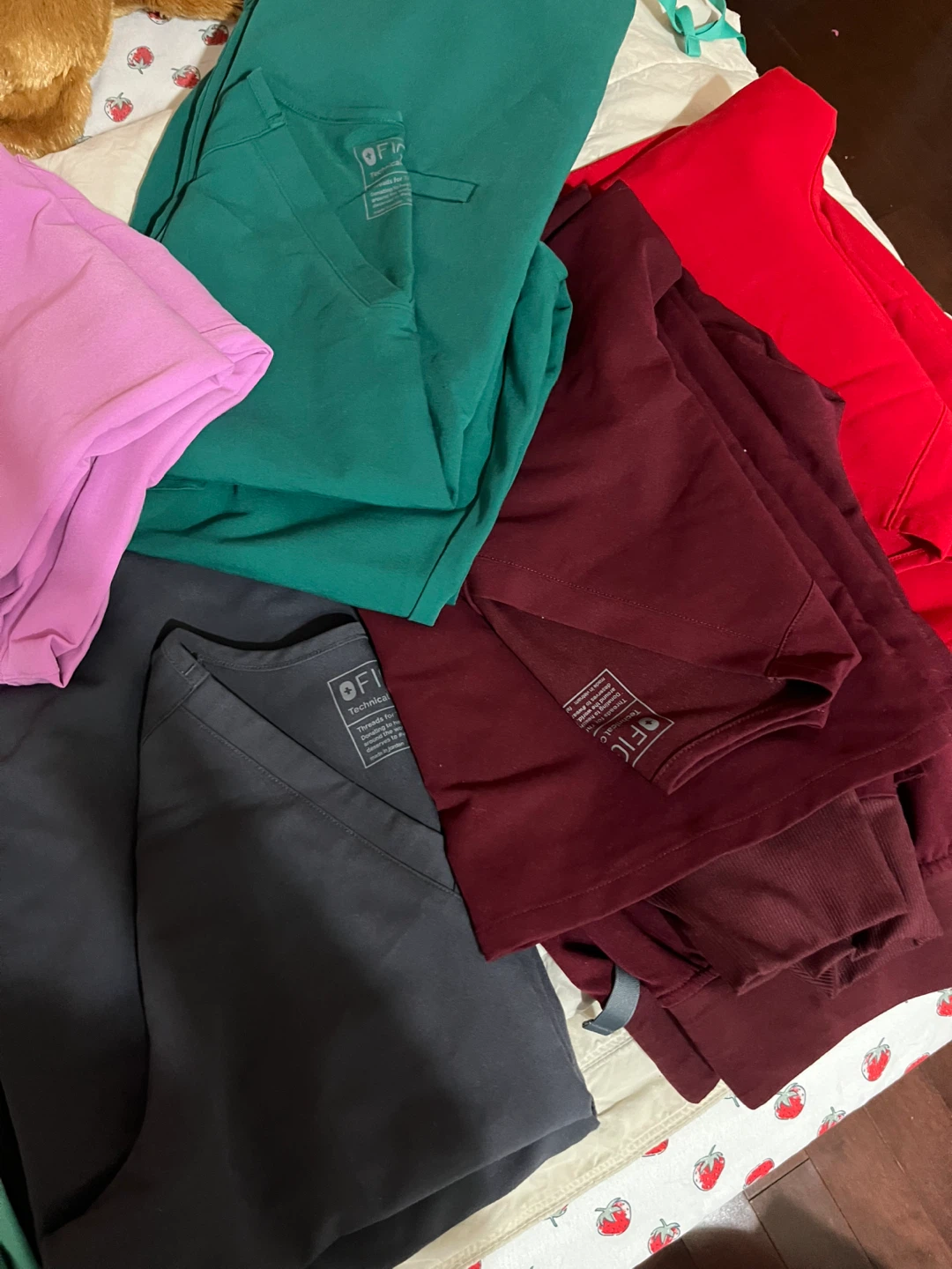 FIGS Scrub Tops and Pants Set - photo 2