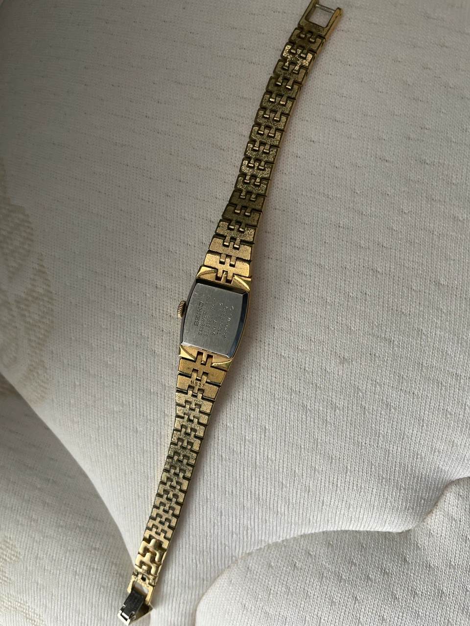 Vintage Seiko Gold-Tone Ladies Watch - photo 2