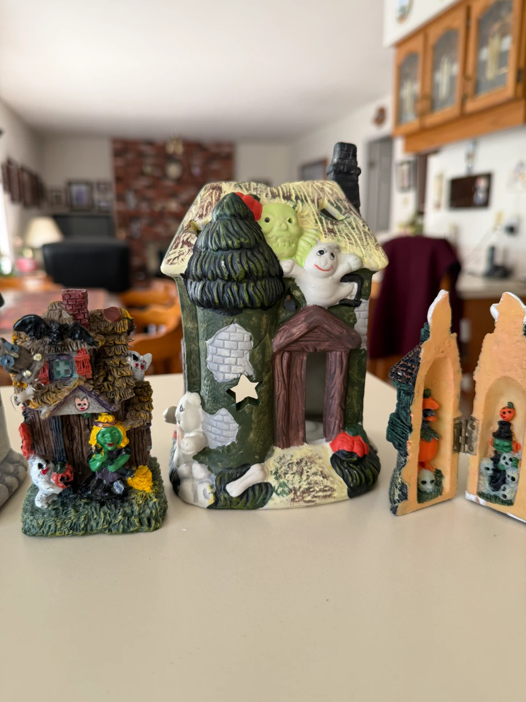 Set of 6 Halloween Spooky Miniature Houses - photo 5