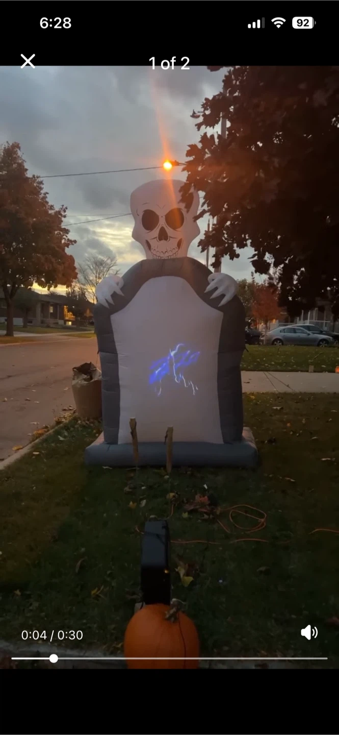 Inflatable Halloween projector - photo 2