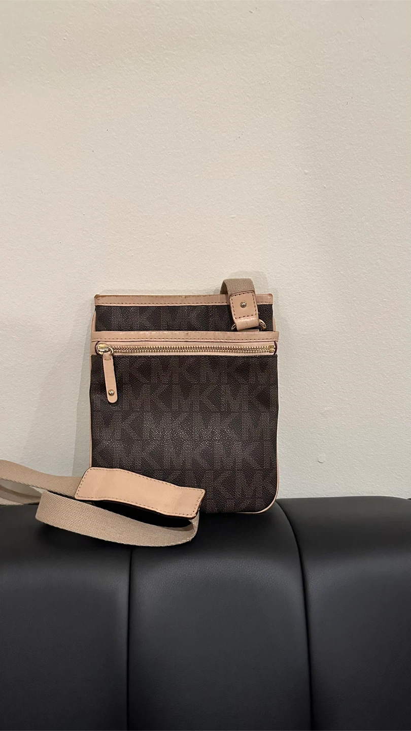 Michael Kors Signature Crossbody Bag - photo 2