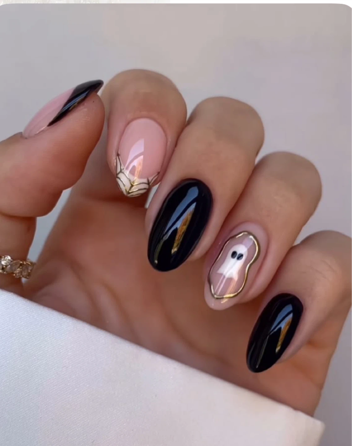 Press-on nail sets - photo 3