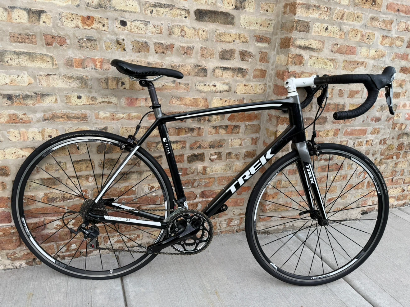 Trek Madone 2.1 Road Bike