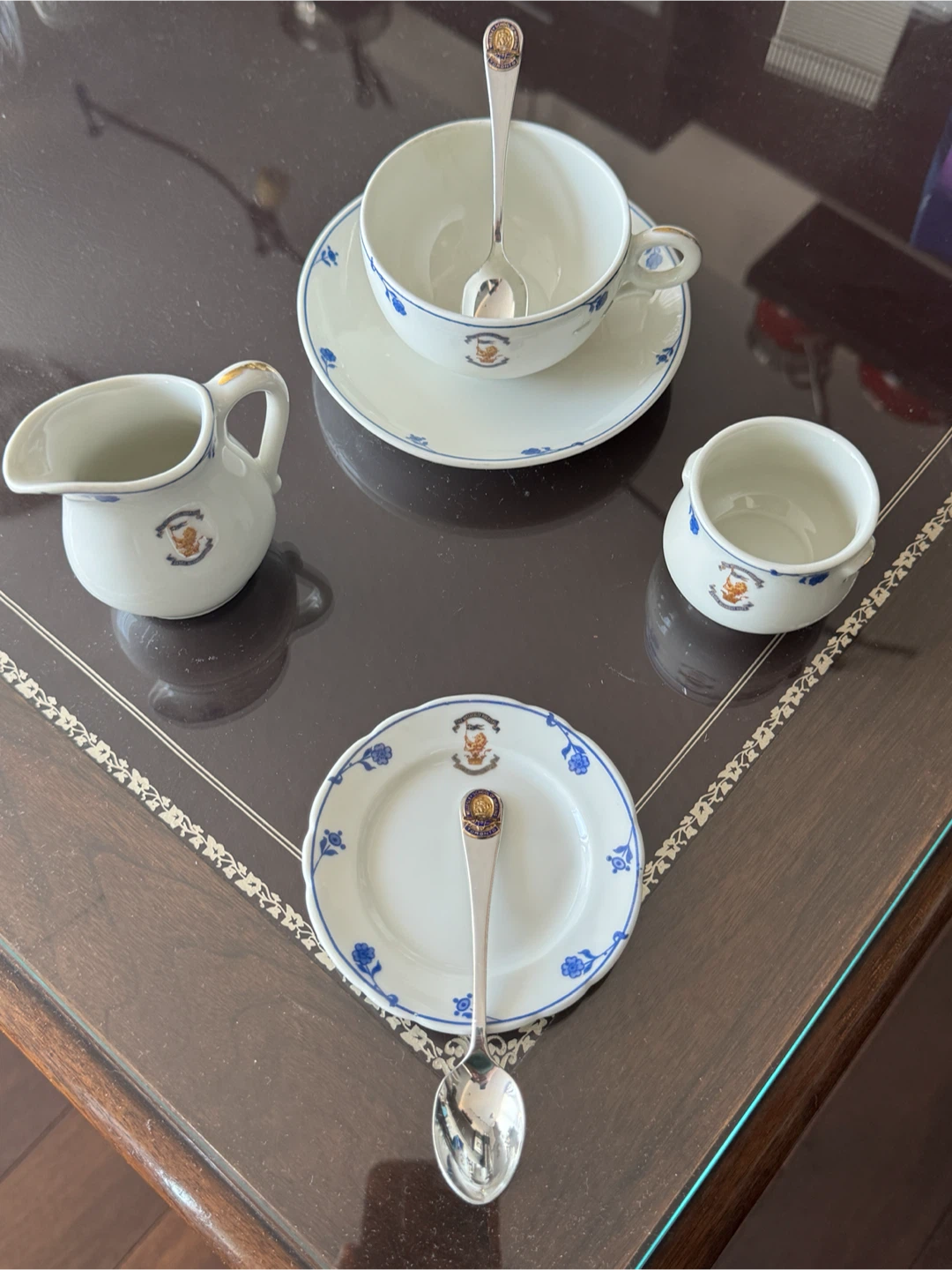 The Wellesley Hospital Limoges Porcelain Set - photo 4