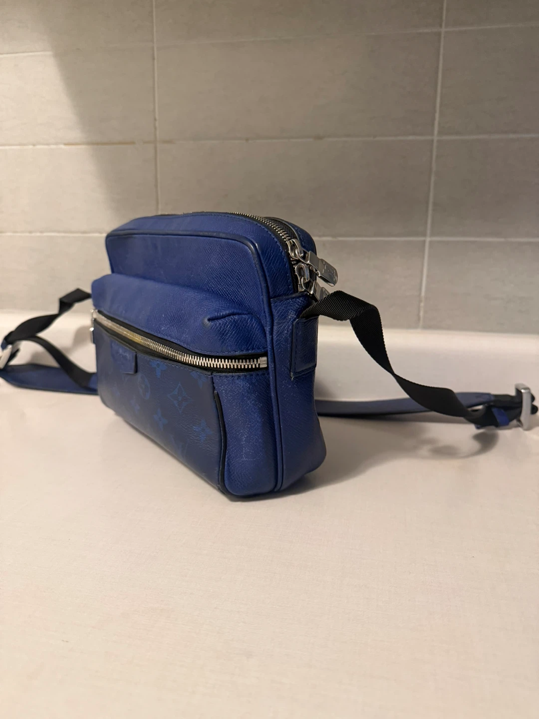 Louis Vuitton Blue Monogram Crossbody Bag - photo 2