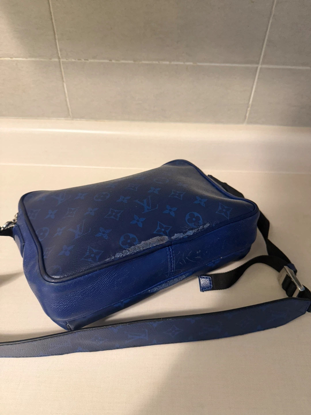 Louis Vuitton Blue Monogram Crossbody Bag - photo 4