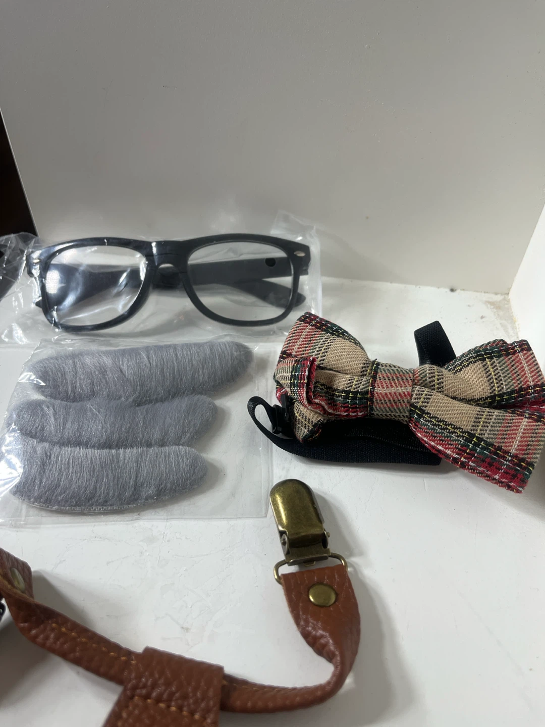 Kids Costume Accessory Set: Suspenders, Bowtie, Glasses - photo 2