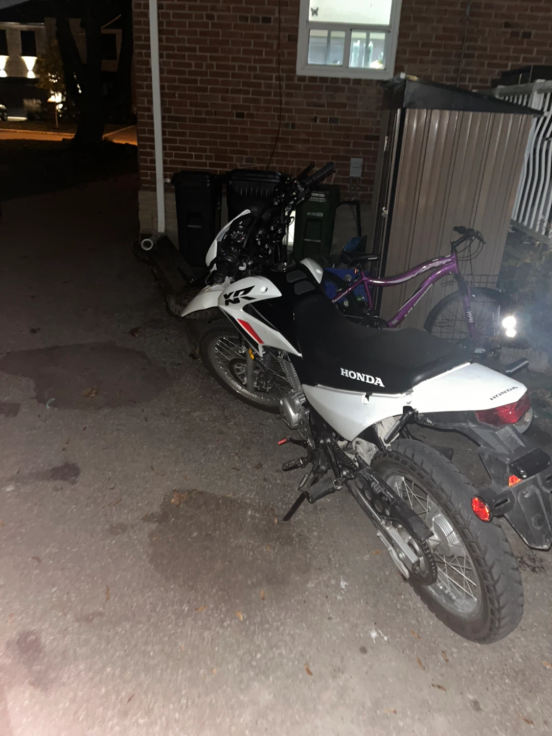 Honda XR Motorcycle - photo 2