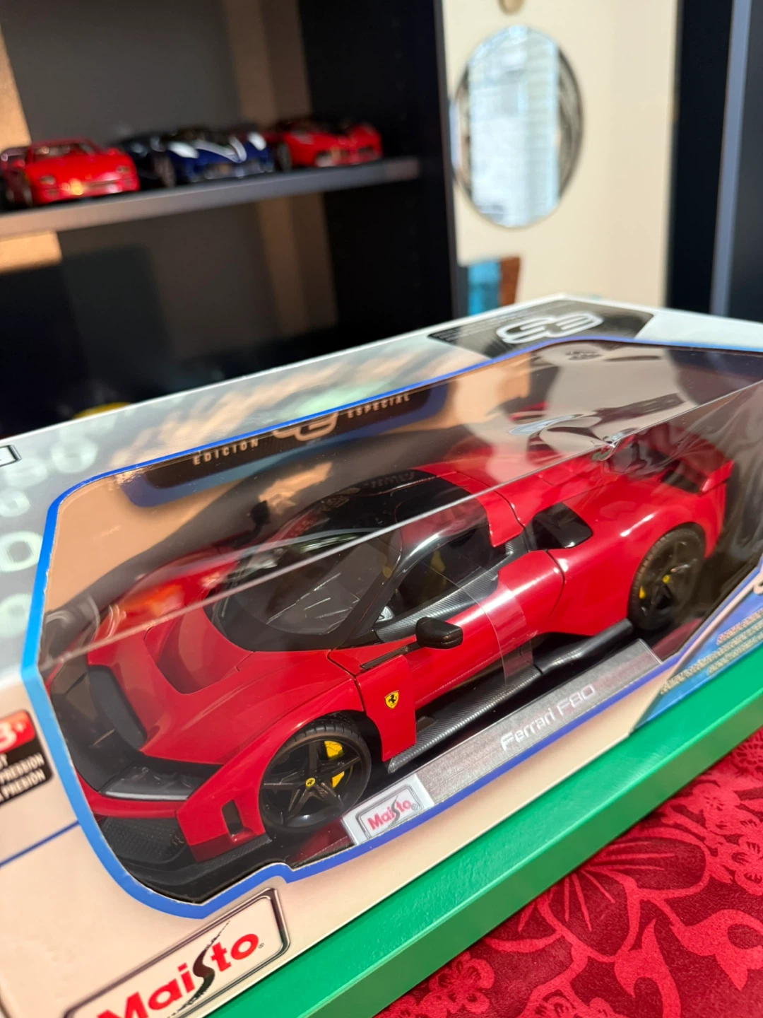 Maisto Ferrari F80 1:18 SEALED