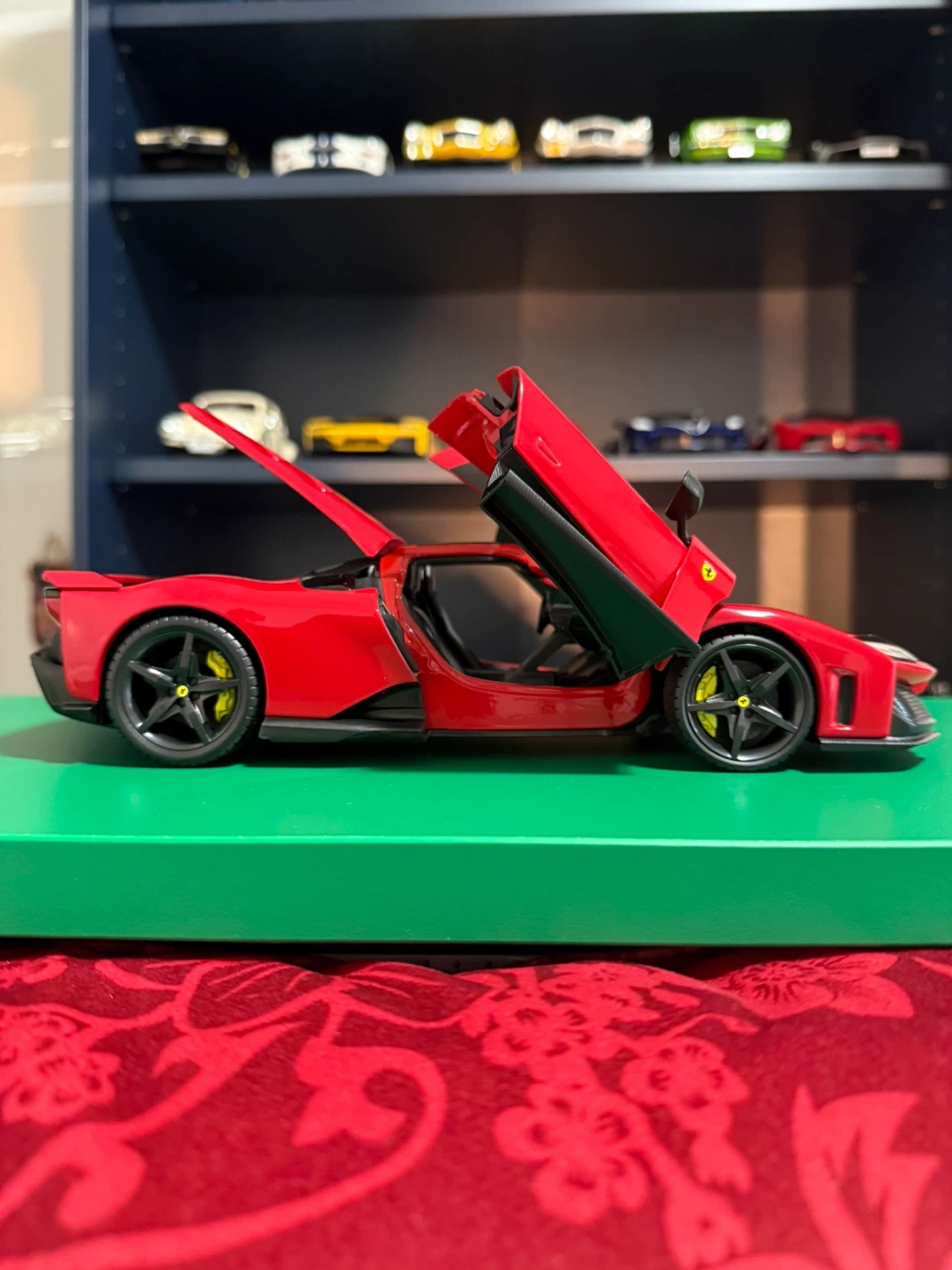 Maisto Ferrari F80 1:18 SEALED - photo 2