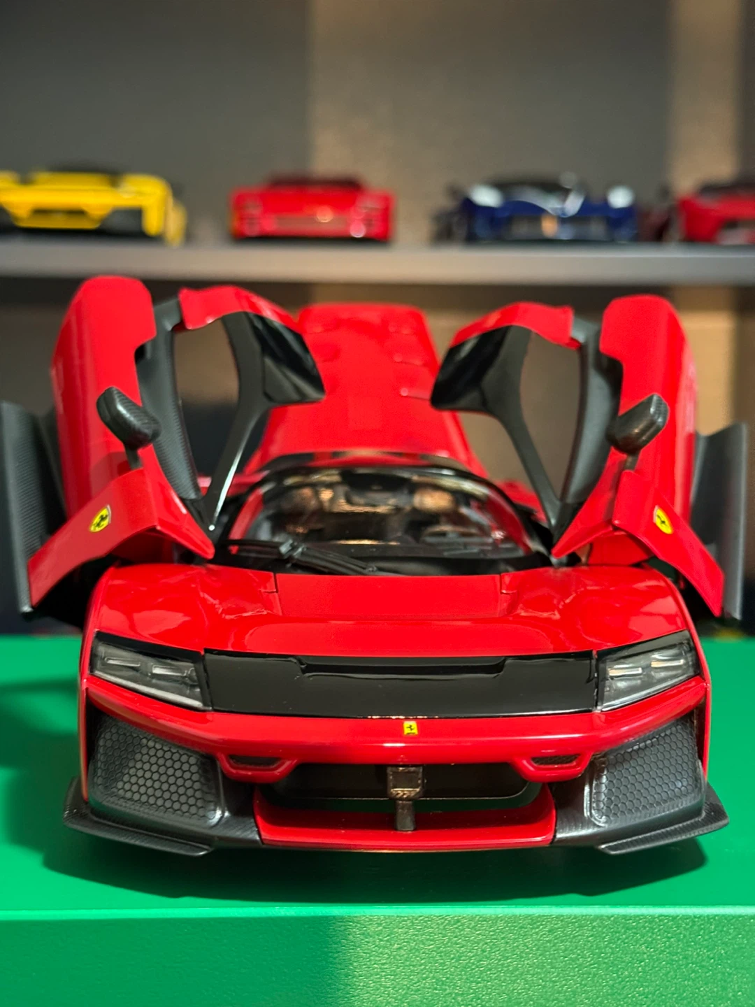 Maisto Ferrari F80 1:18 SEALED - photo 3