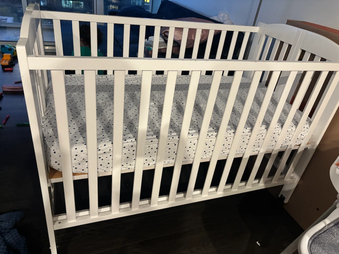 Dream On Me Foldable Crib White and  mattress