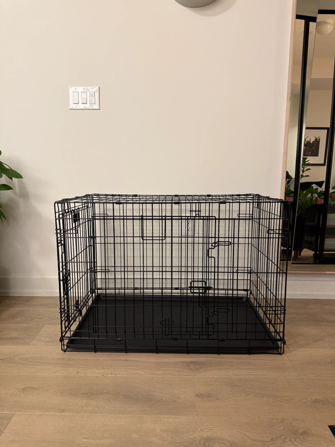 Large Double-Door Dog Crate – Like New, 5 Months Old – $75