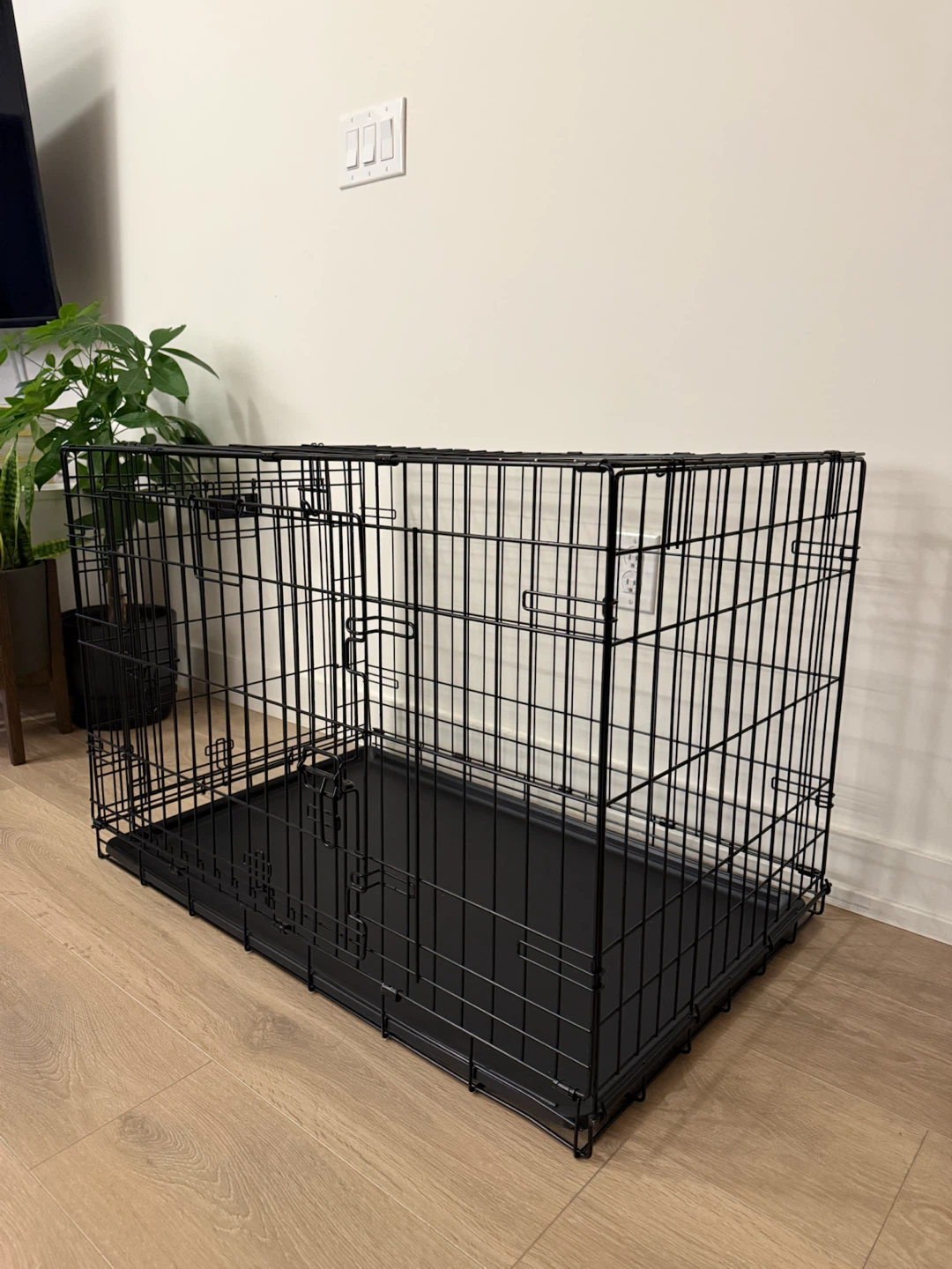Large Double-Door Dog Crate – Like New, 5 Months Old – $75 - photo 2