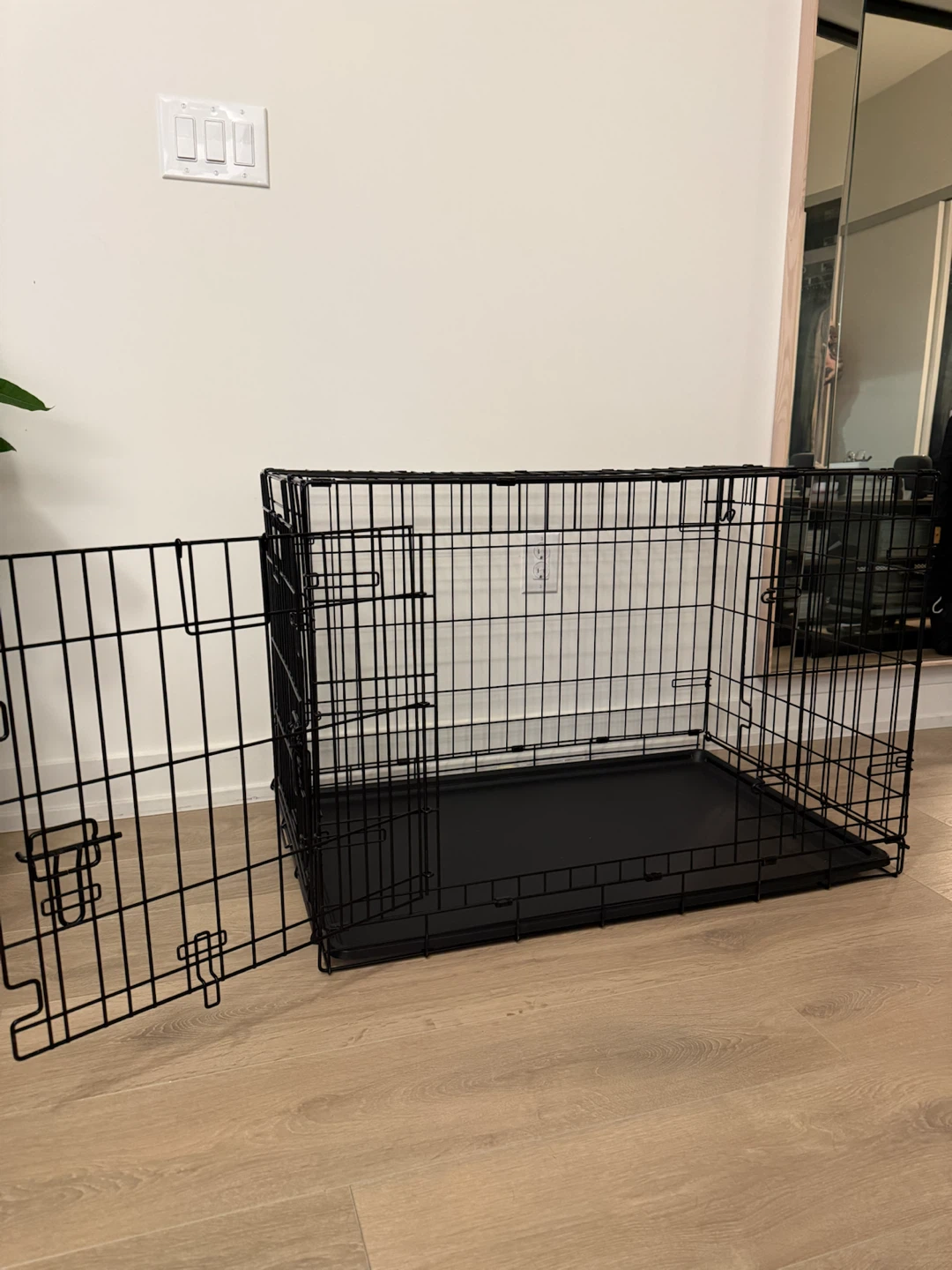 Large Double-Door Dog Crate – Like New, 5 Months Old – $75 - photo 4