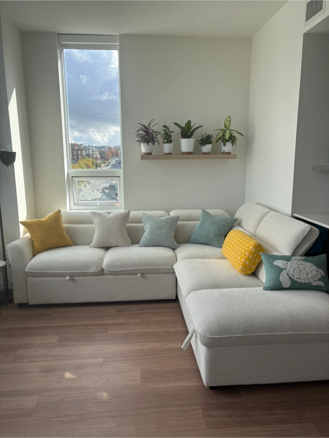 Cream sectional sofa with pull-out bed - photo 2