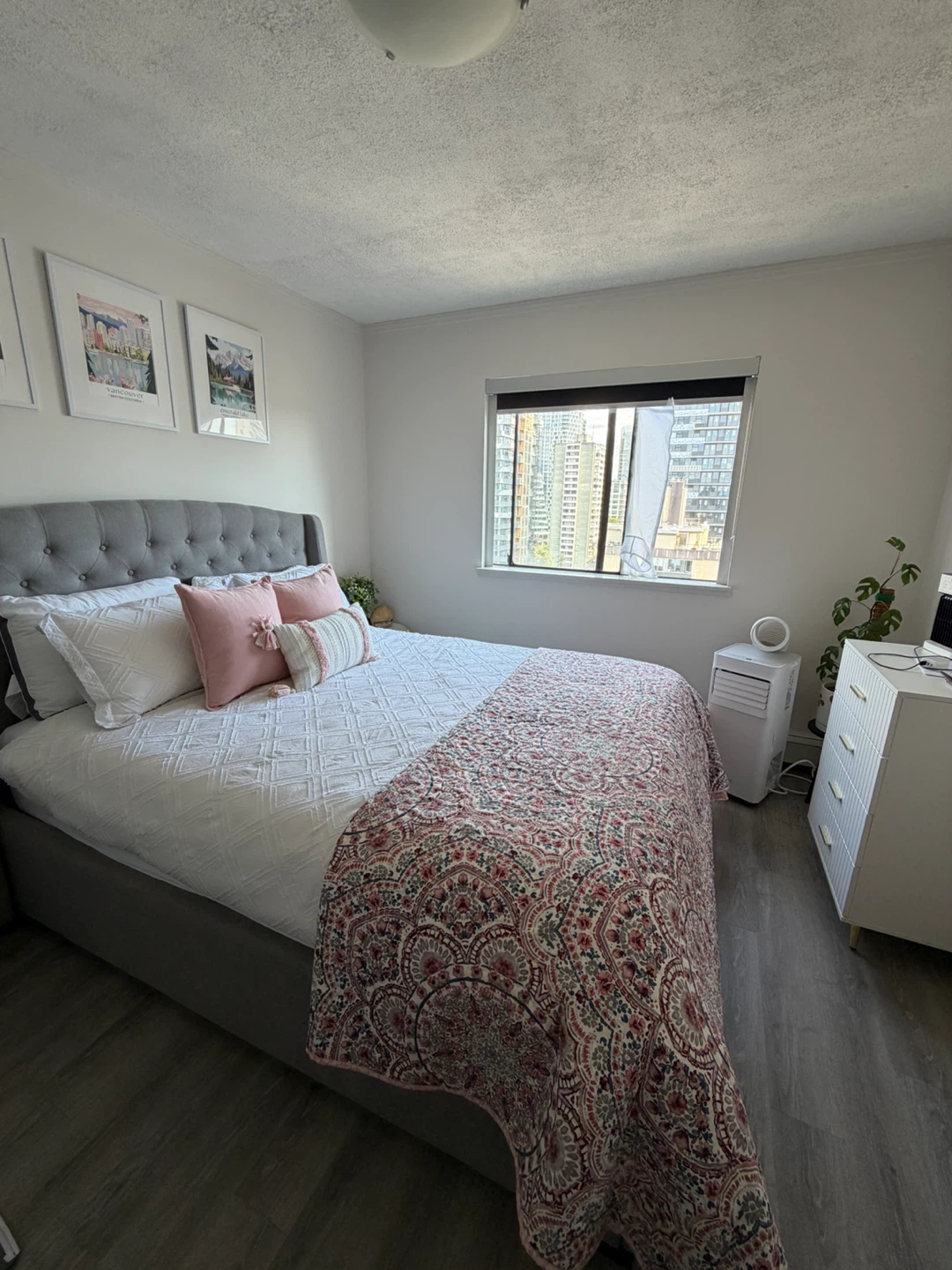 Grey Tufted Upholstered Bed Frame - photo 2