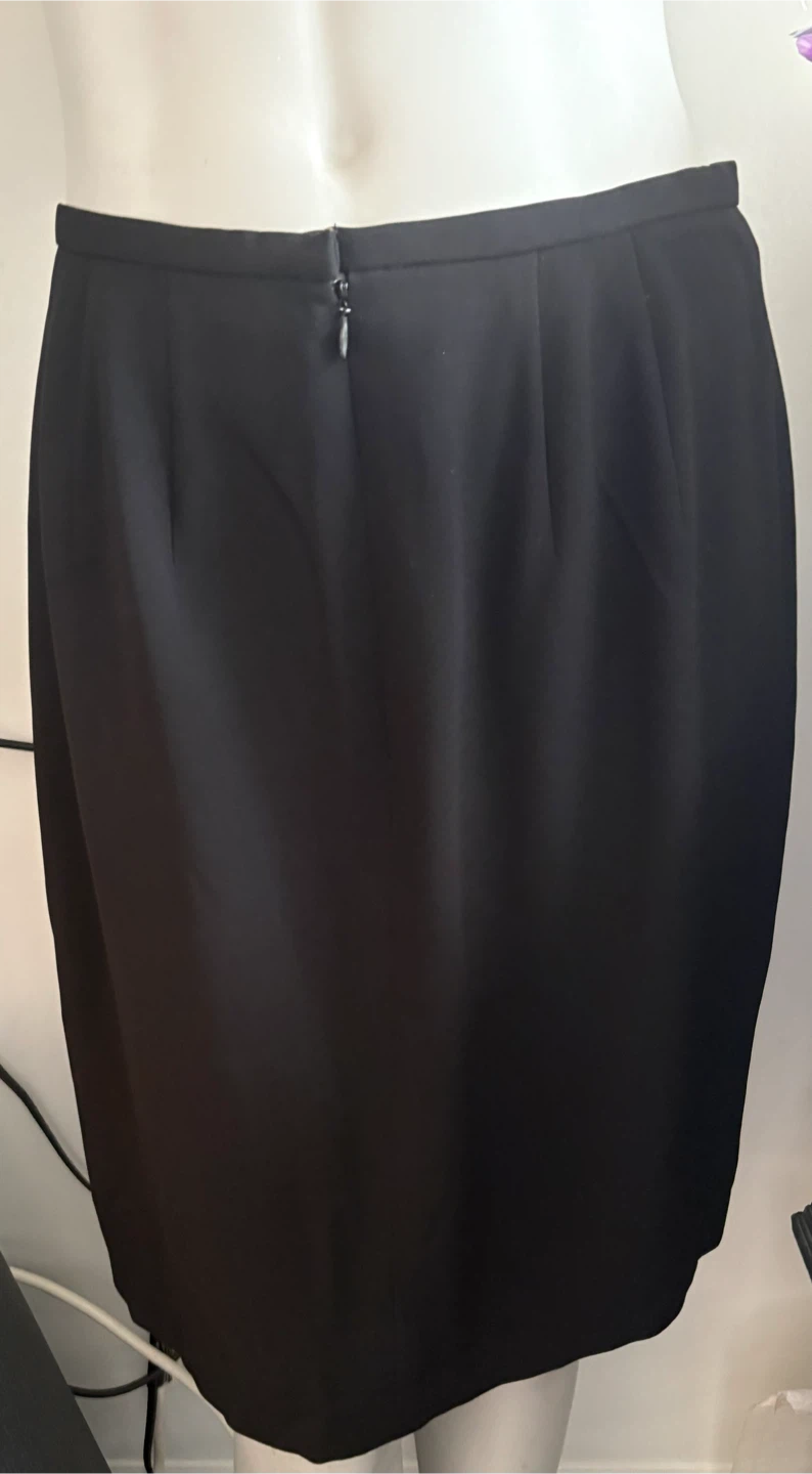 Dana Buchman Black Skirt - photo 2