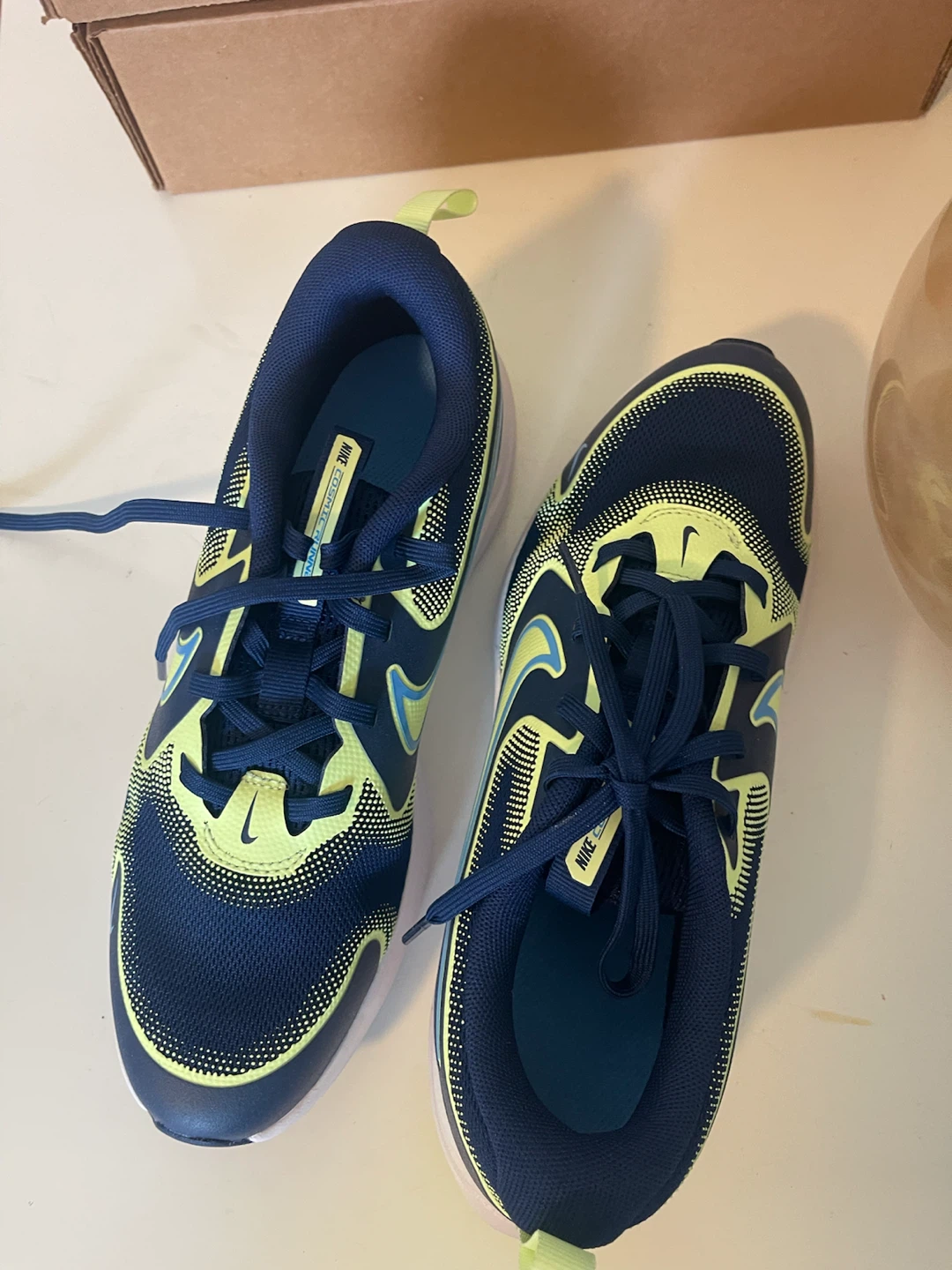 Nike Cosmic Runner Sneakers - photo 5