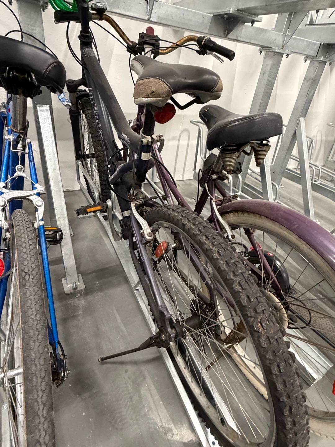 Infinity 6000 Series Aluminum Mountain Bike – 21 Speed - photo 3