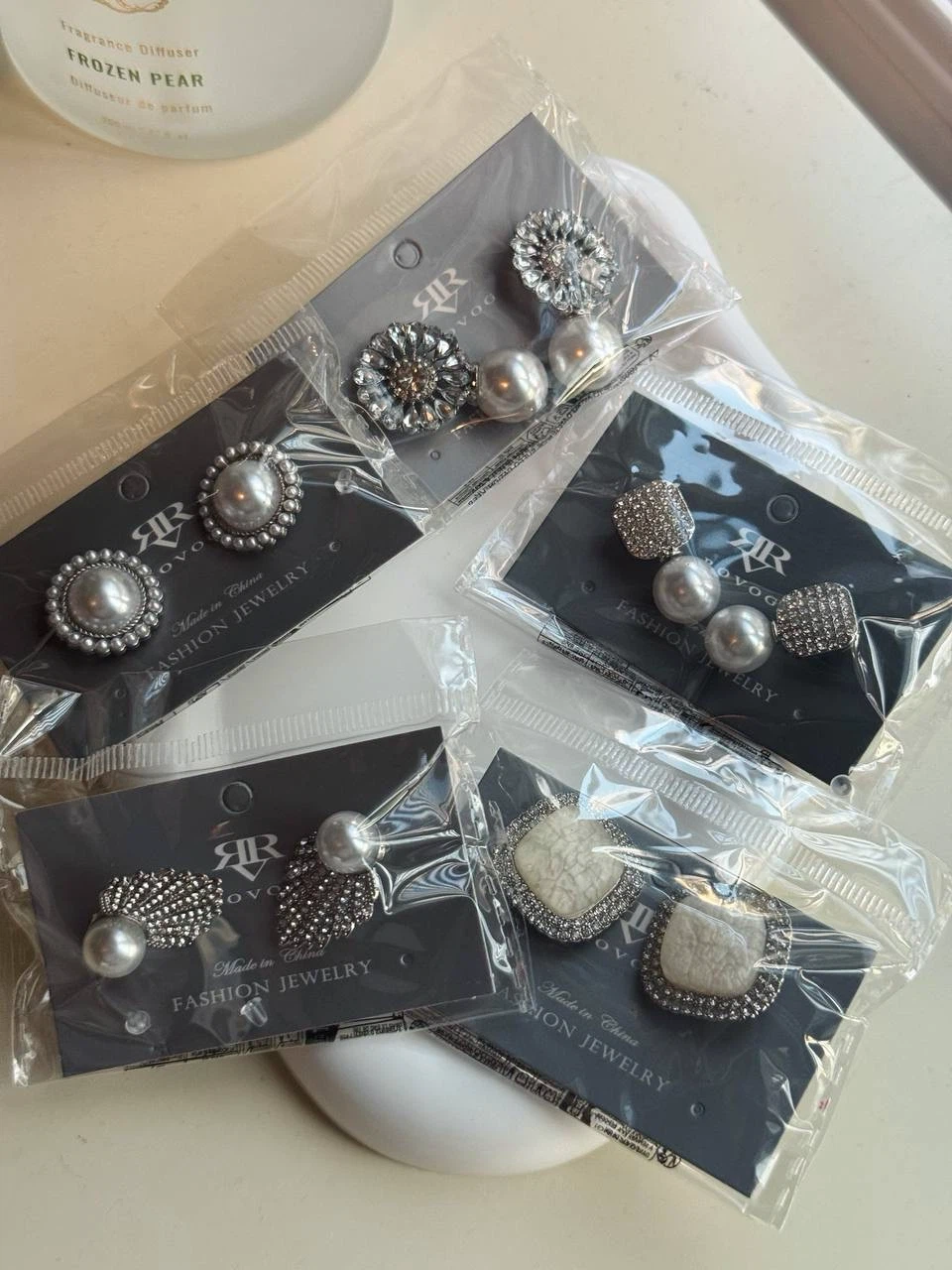 5 Pairs with Pearl-Look Beads and Sparkly Stones earrings - photo 3