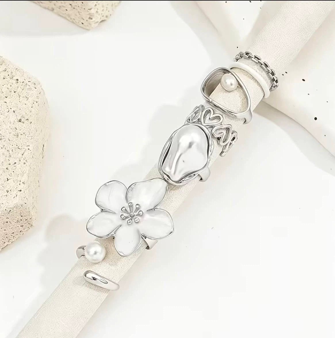 Silver-Toned Ring Set, 6 Rings with Flower and Pearl-Look Beads - photo 3
