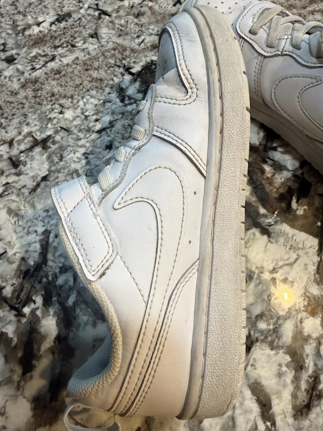 Kids Nike Shoes White Size 1.5Y and sketchers white size 1 US - photo 2