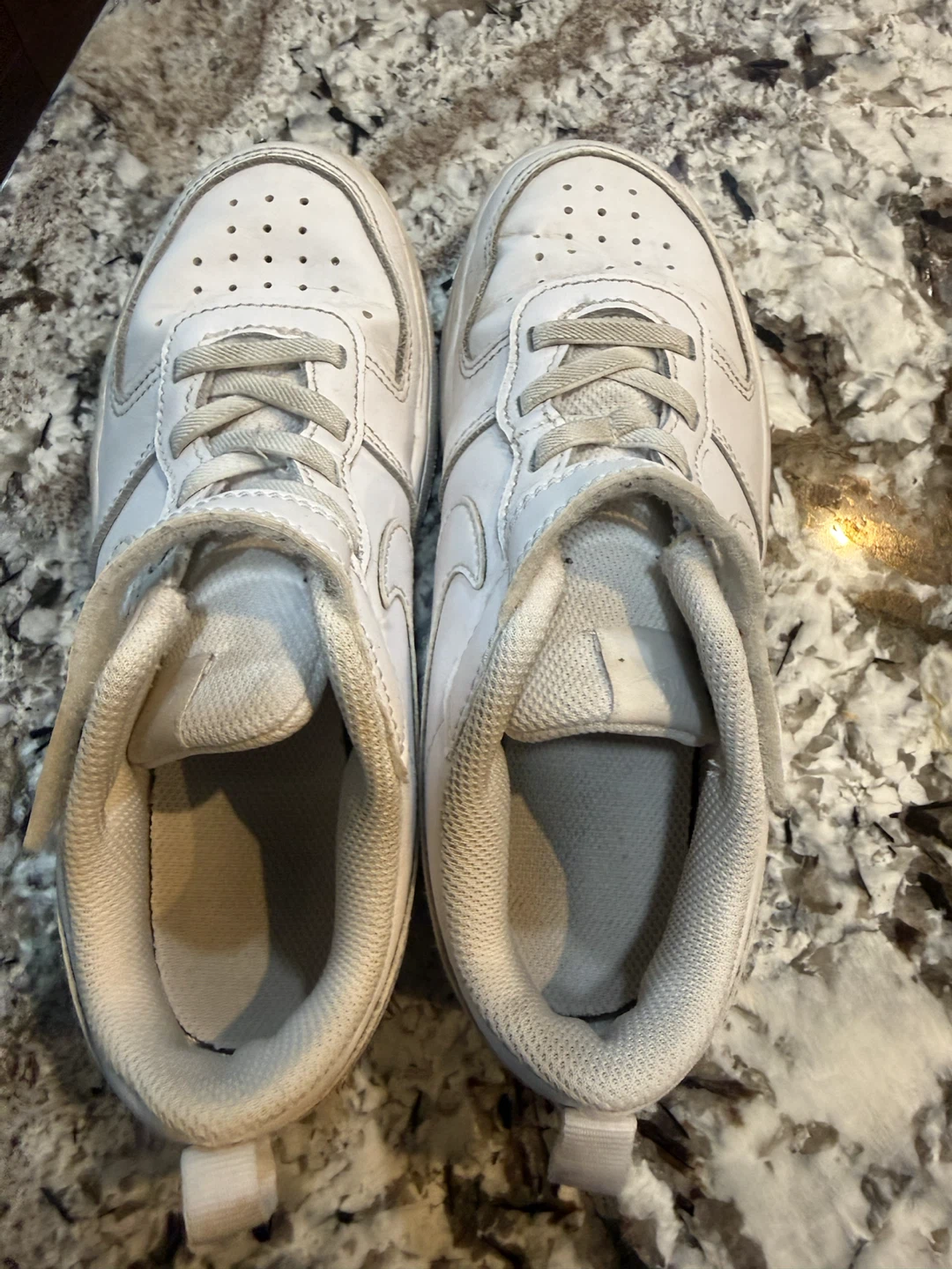 Kids Nike Shoes White Size 1.5Y and sketchers white size 1 US - photo 4