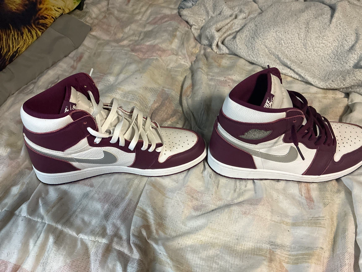 Nike Air Jordan 1 Retro High OG Maroon - photo 2
