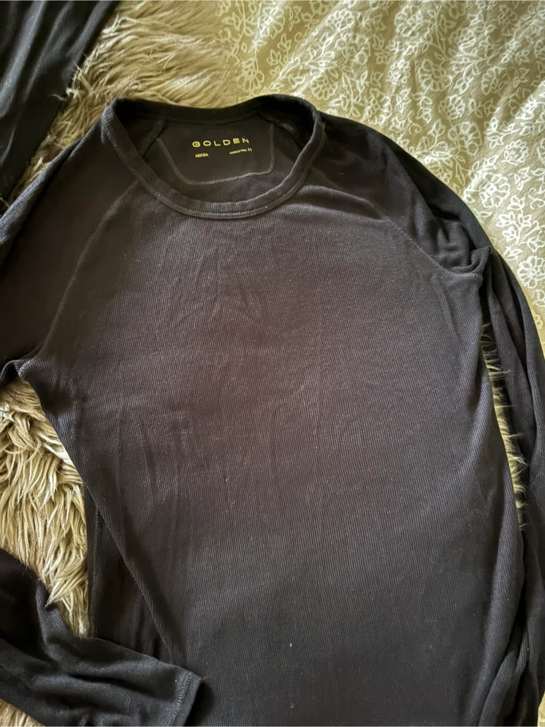 Aritzia top black size medium