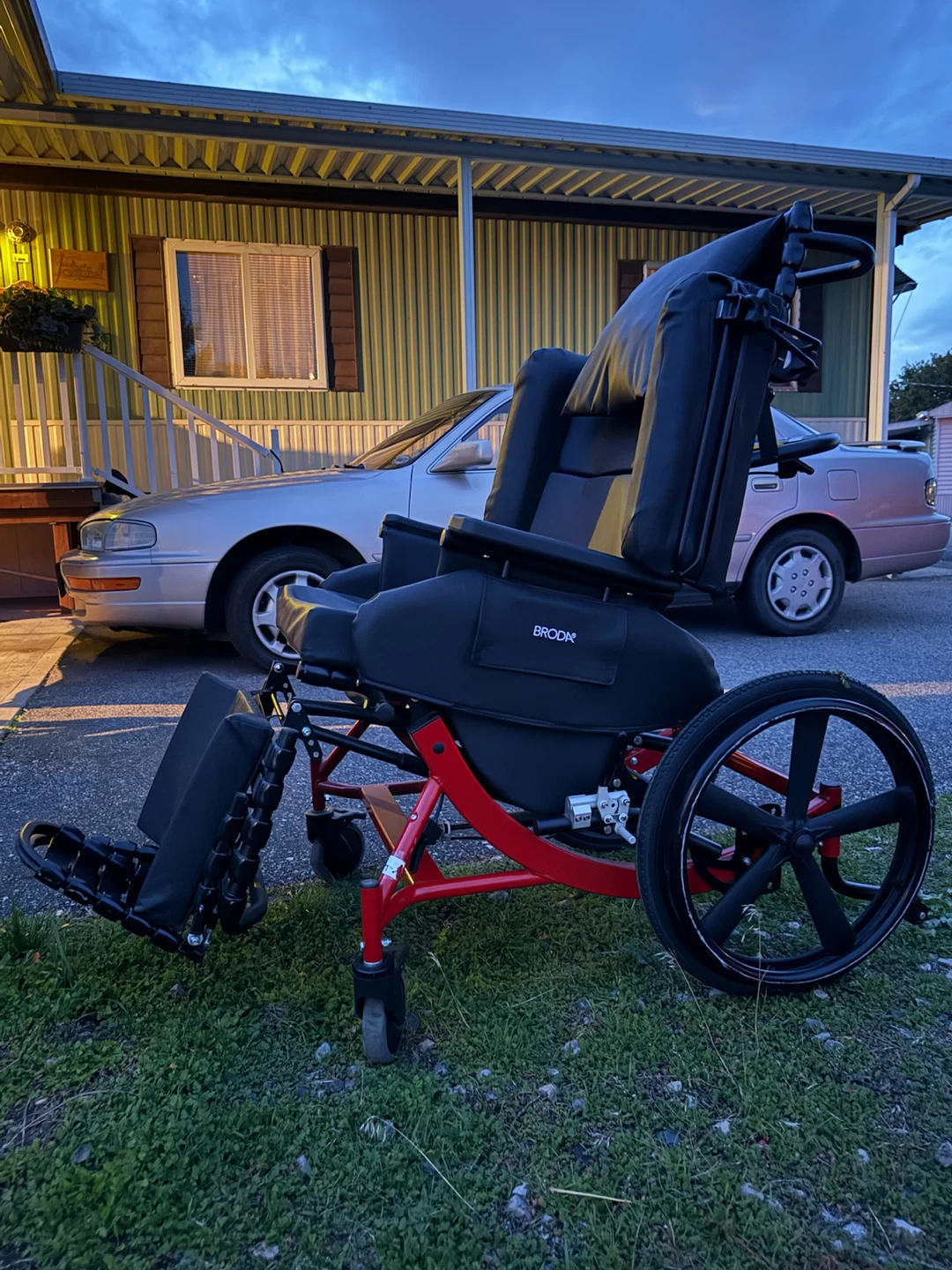 Broda Positioning Wheelchair - photo 3