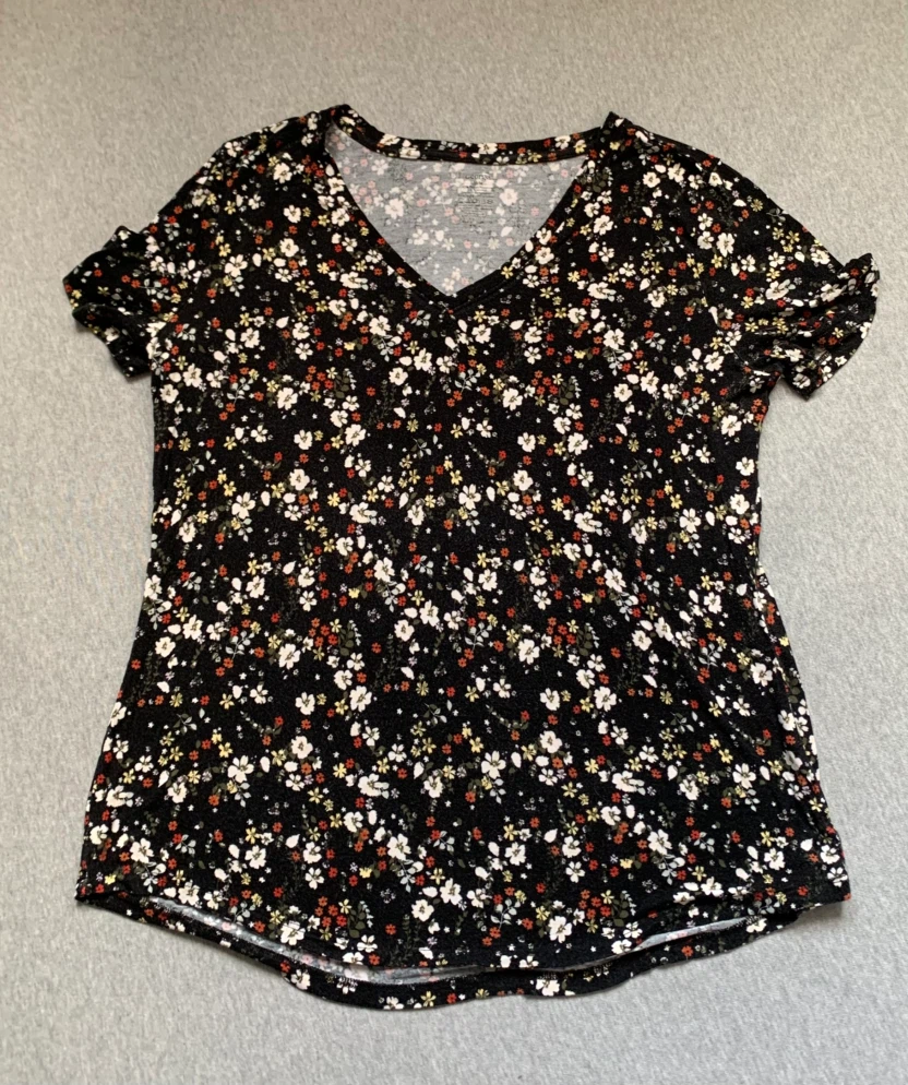 Floral V-Neck Shirt - Size Medium