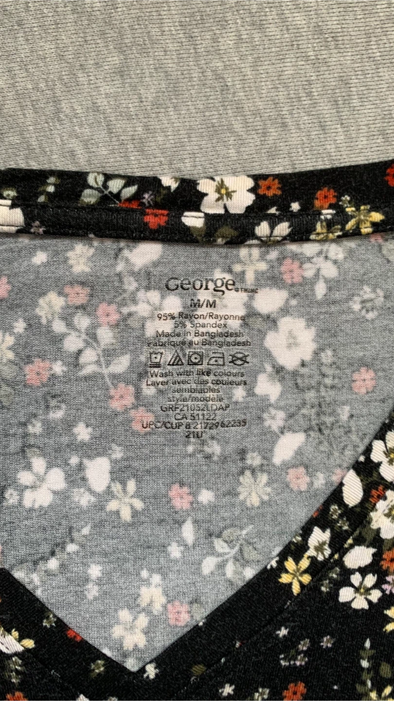 Floral V-Neck Shirt - Size Medium - photo 3