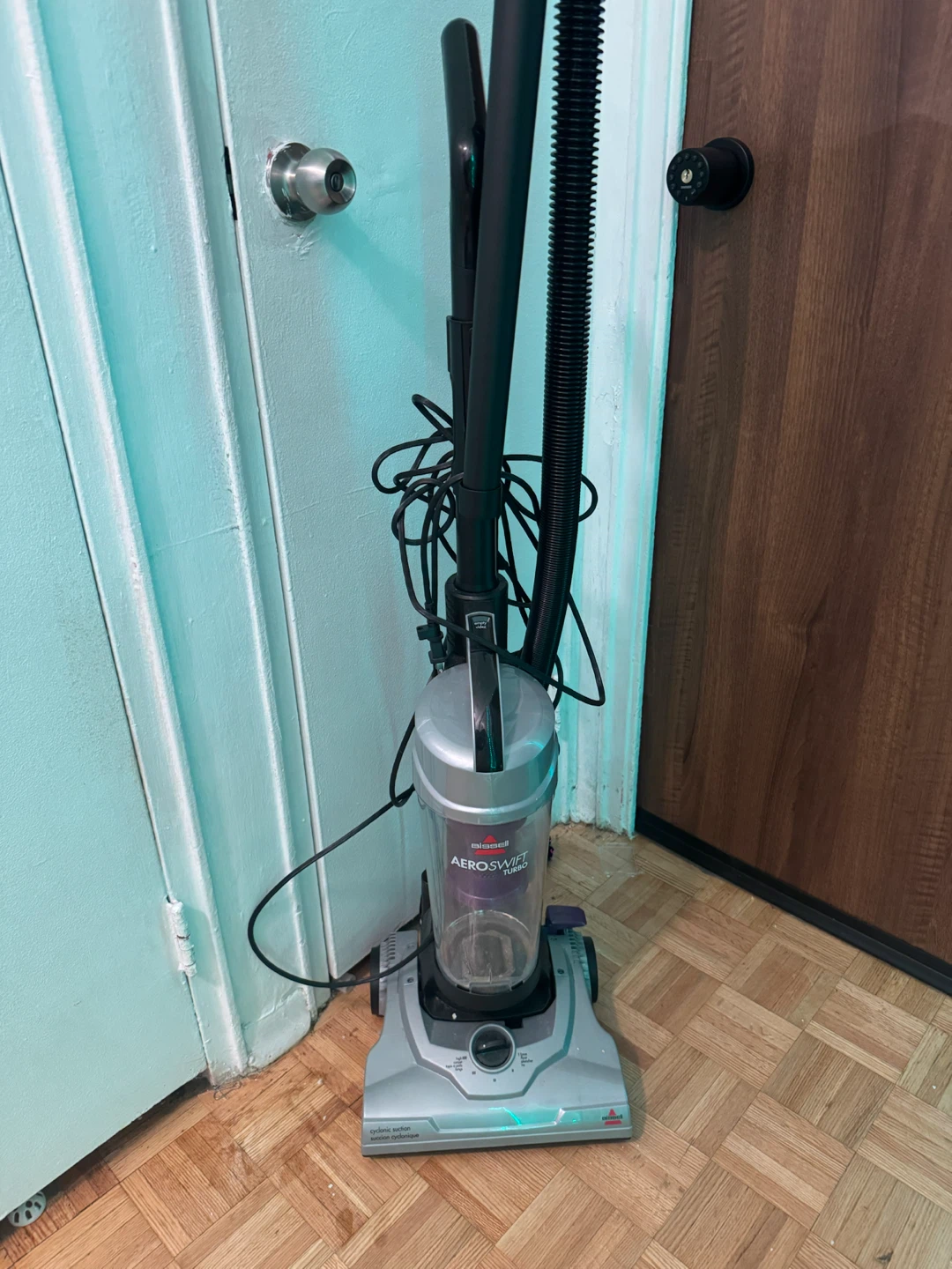 Bissell AeroSwift Turbo Upright Vacuum - photo 2